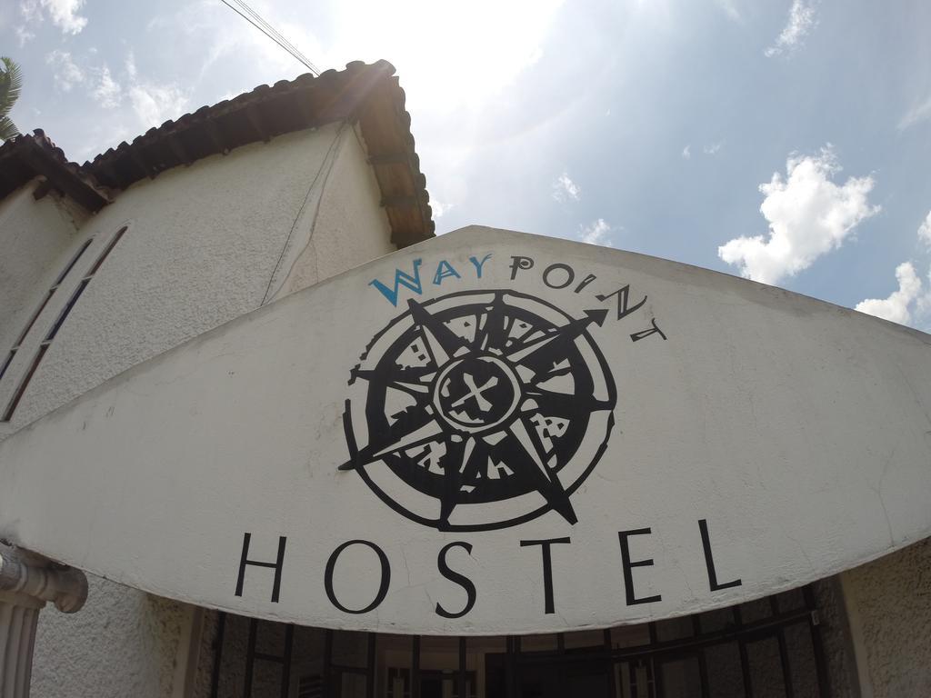 Waypoint Hostel Меделин Екстериор снимка